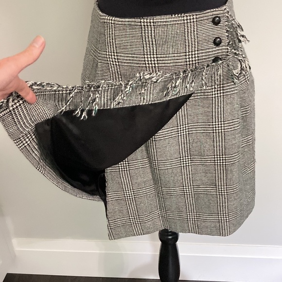 INES De La Fressange  Uniqlo Wool Black & White Houndstooth Tweed Wrap Medium‌ - Picture 4 of 13